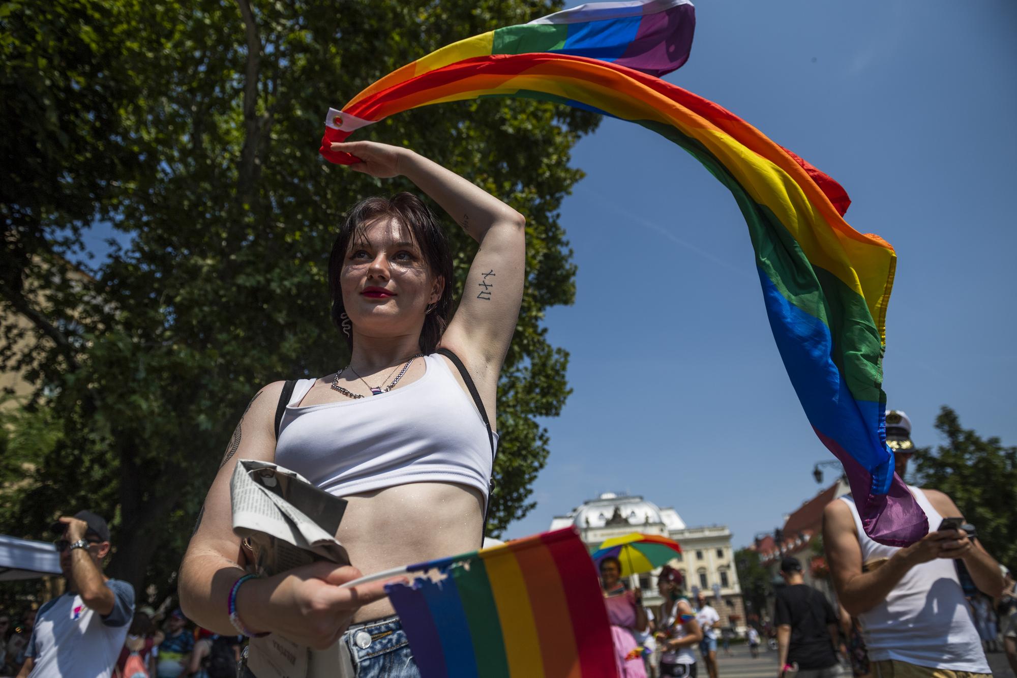 Účastníci pochodu Dúhový Pride za práva sexuálnych menšín v Bratislave 23. júla 2022.