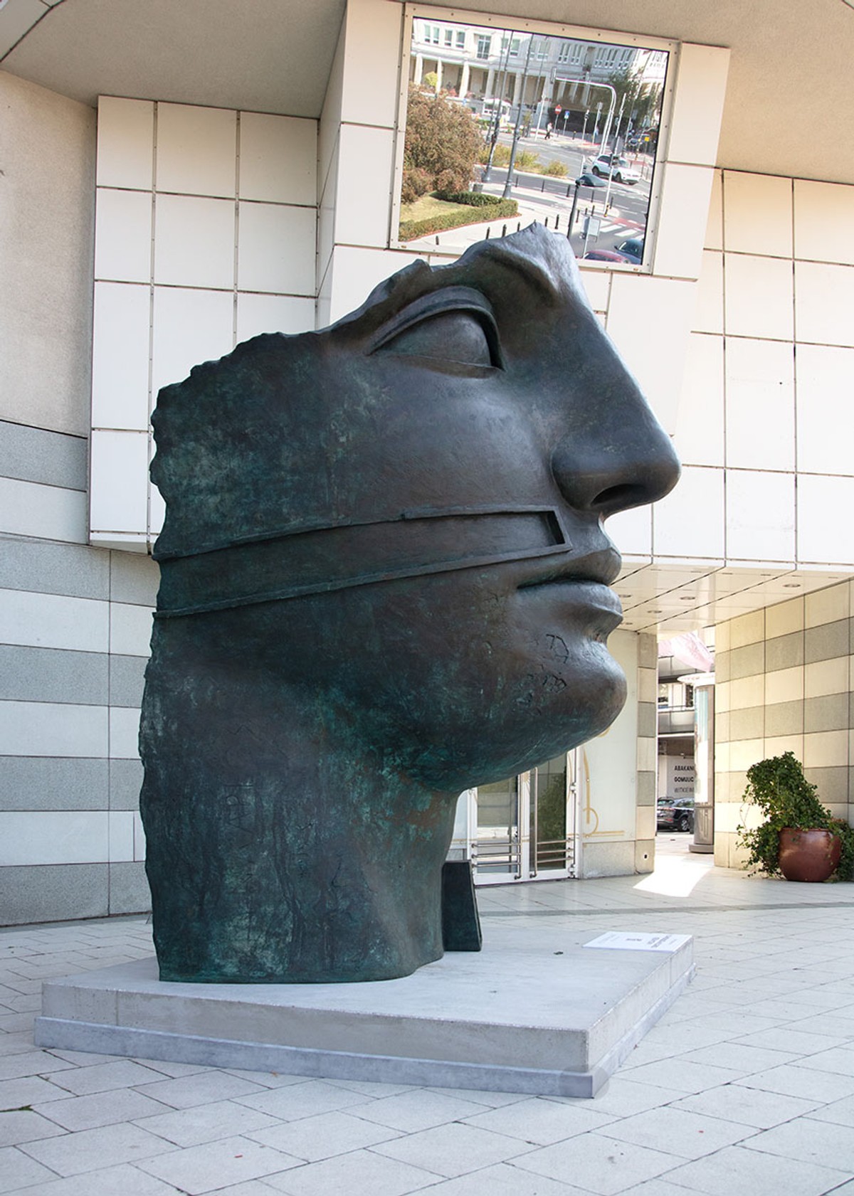 Wiemy kto kupił monumentalnego Mitoraja. Za Tindaro stoi jeden z najbogatszych Polaków i jego nowy projekt