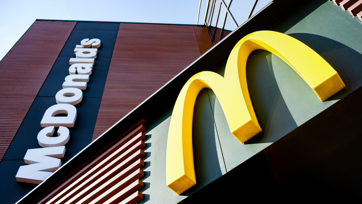 Wielka Brytania: Robaki w McDonald's. Larwy spadały z sufitu