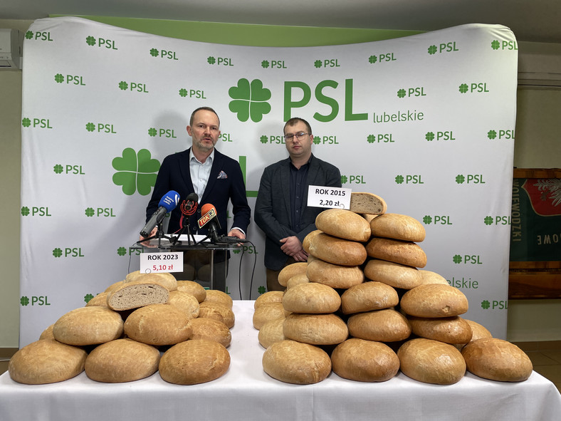 Bochenki chleba za czasów PO-PSL i PiS