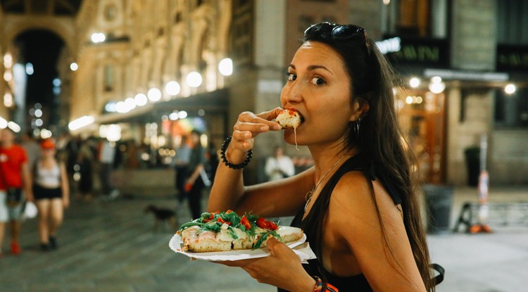 Pizzázás éjszaka Milánóban