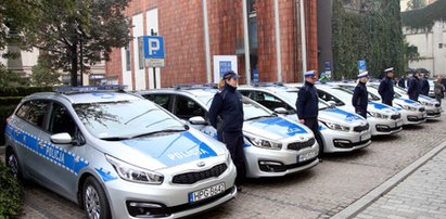 Policjanci dostali nowe radiowozy