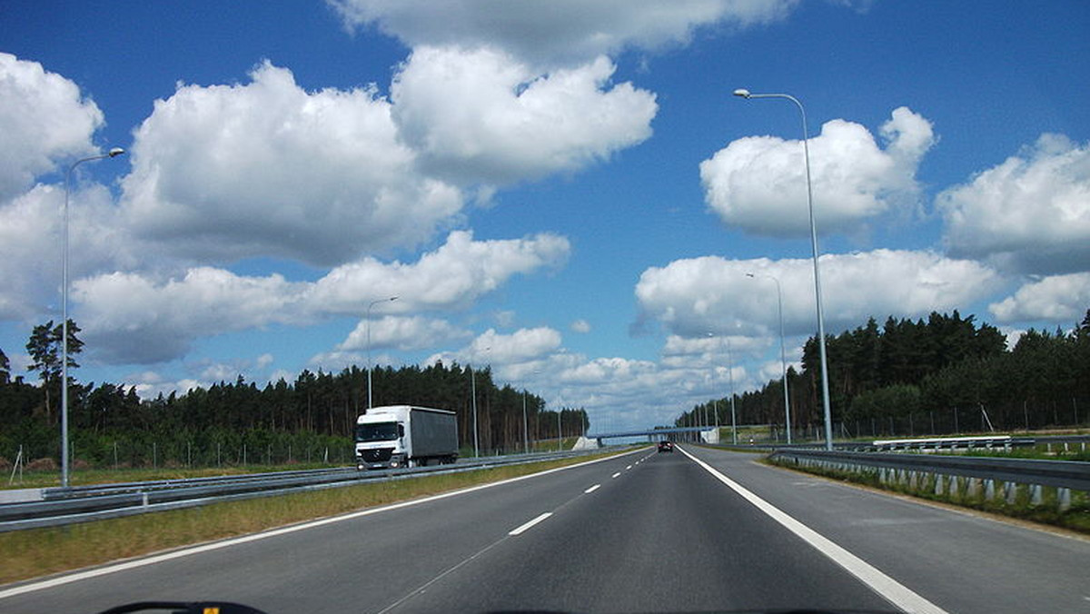 Trasa ekspresowa S3 na odcinku łączącym Gorzów ze Szczecinem jest dopuszczona do ruchu na całej długości. Do użytku oddano jej fragment między Gorzowem a Myśliborzem - poinformowała lubuska policja.