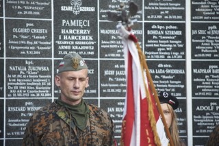 'Oni nie polegli, ciągle mamy tę samą sytuację'. Uczestnicy o 'apelu smoleńskim' na uroczystościach w Poznaniu