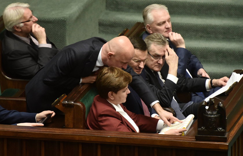 Rząd podczas posiedzenia Sejmu