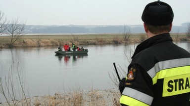 Krapkowice: płetwonurkowie wyłowili z Odry ciało 61-latka