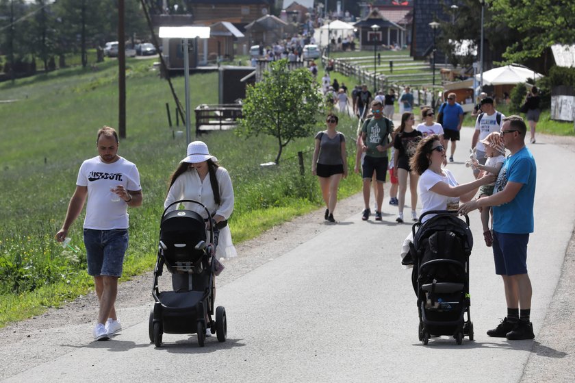 Turyści podczas długiego weekendu w Zakopanem