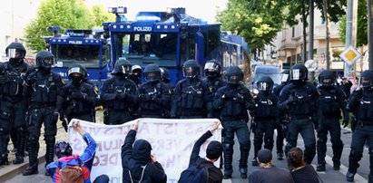 Chaos na niemieckich ulicach. W Lipsku "Dzień X". Policja wykorzystała samochody opancerzone