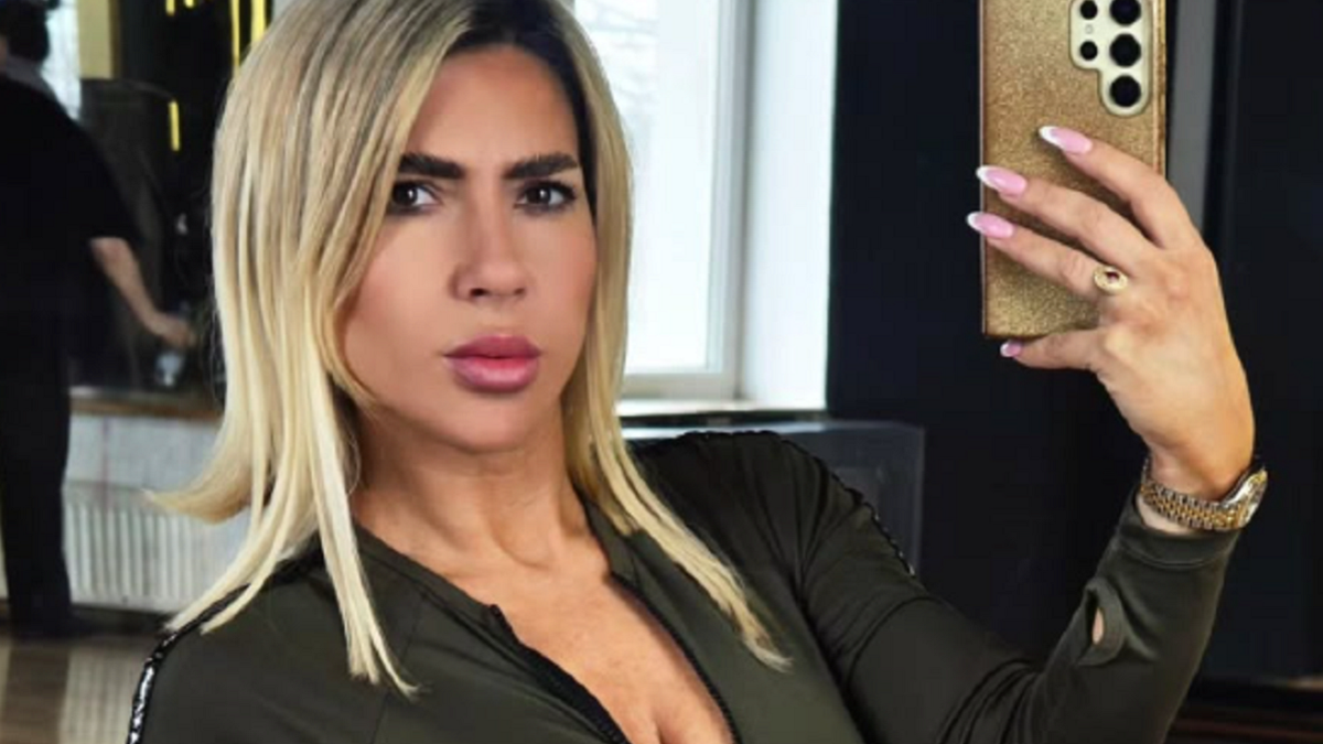 (FOTO) "BEBA" Jovana Jeremić pokazala stomak posle treninga: Pozirala u sportskom topu i helankama Kép