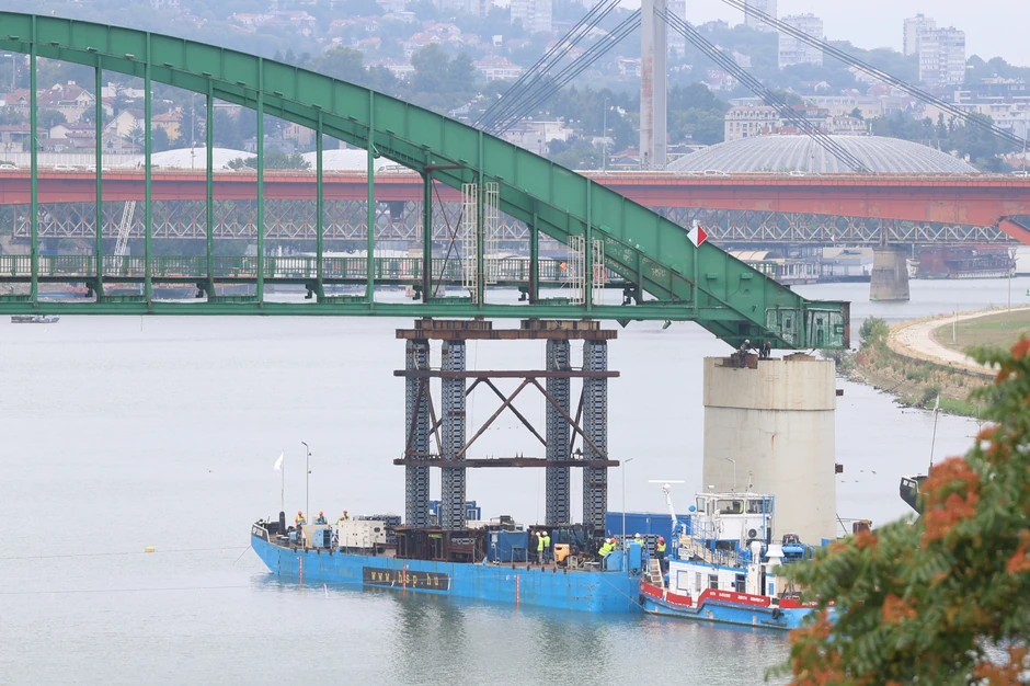 Metalni luk Starog savskog mosta biće parkiran na levoj obali Dunava 