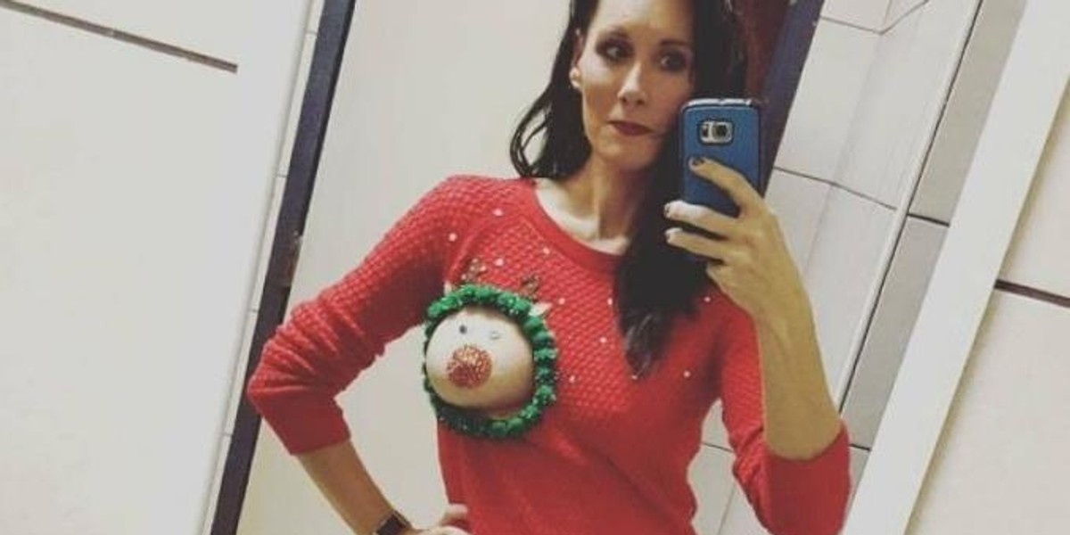 Świąteczna moda na "reindeerboob"