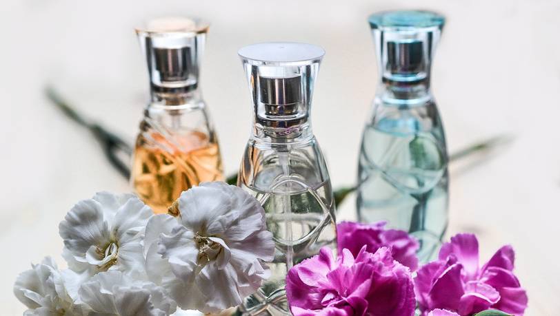 Dezent und elegant: Eau de Cologne Unisex ab 50 Euro im Vergleich