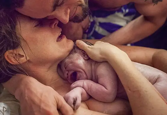 Wybrano najlepsze zdjęcia porodowe tego roku. Mamy, jesteście niesamowite!