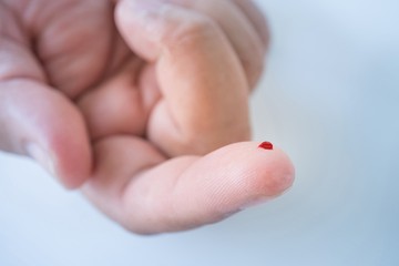 Theranos, diagnosztika, startup, vérteszt, csalás, kutatás, rák, HIV, Elizabeth Holmes