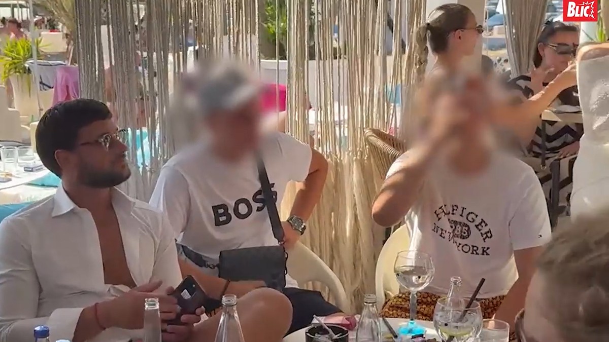 sin Dare Bubamare u društvu njenog 20 godina mlađeg dečka