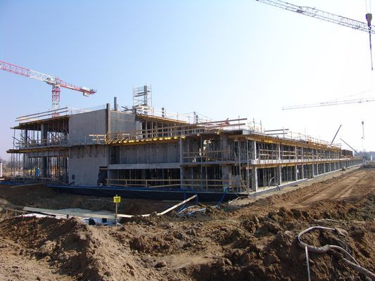 Prace przy budowie nowego terminalu wrocławskiego lotniska - marzec 2010 r. Zdjęcia pochodzą z materiałów prasowych Portu Lotniczego Wrocław