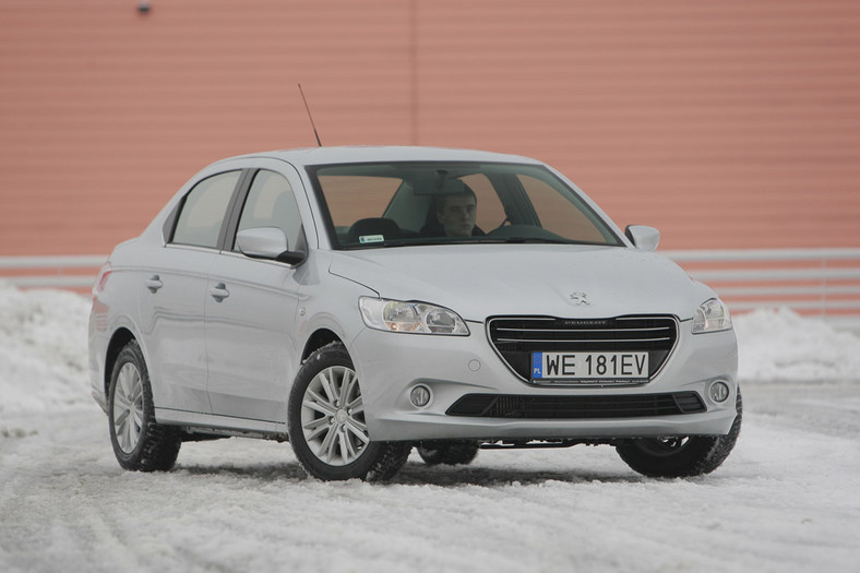 Peugeot 301 kontra Skoda Rapid: limuzyny małego formatu