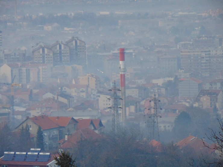 NIS09 Sumorna slika Nisa u izmaglici aerozagadjenje aanorama Niša foto Branko Janackovic