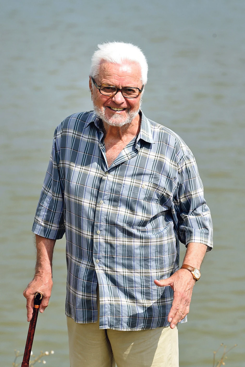 U nove bolesti ubrajam i čovekovu pohlepu koja se, da bi se zadovoljila, ne ustručava da dovede u pitanje i život reka i šuma, reka i okeana, bez kojih čoveku nema opstanka, kaže akademik Ljubomir Simović