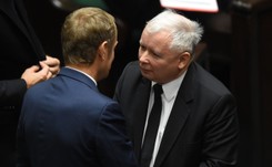 Kaczyński, Tusk i wyborcze rozdawnictwo. Konfederacja zaciera ręce [FELIETON]