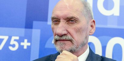 Śledztwo w sprawie Macierewicza. Cieszą się Piątek i Macierewicz