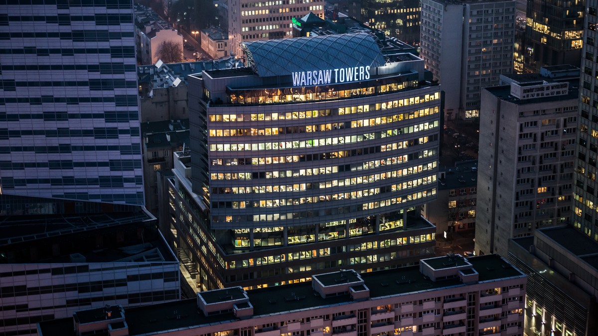 Budynek Warsaw Towers w centrum Warszawy