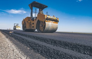 Azjaci trzymają się mocno na polskich drogach. Firmy opanowały budowy tras szybkiego ruchu