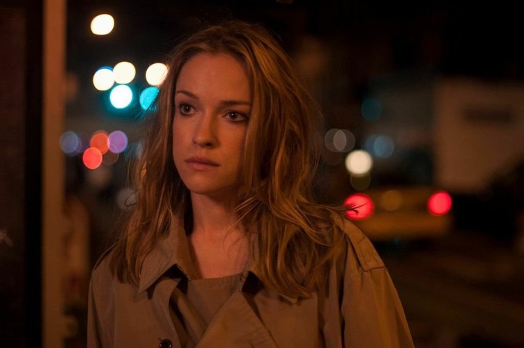 Alicja Bachleda-Curuś w filmie 'Dziewczyna ma kłopoty'