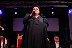 Ewa Bem pojawiła się publicznie po dłuższej przerwie. Trudno ją rozpoznać [WIDEO]