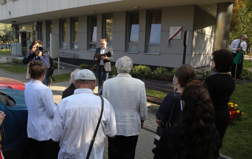 Sukces Faktu! Odsłonięto tablicę na Powązkach