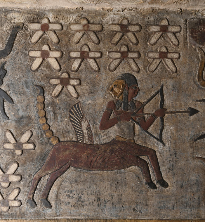 Znak strzelca na suficie starożytnej świątyni egipskiej w mieście Esna