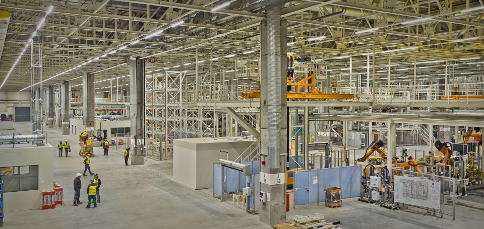 Pod koniec września Volkswagen planuje organizację specjalnego dnia otwartego dla kobiet rozważających pracę w zakładzie.
<br>
Jolanta Musielak podkreśliła, że ok. 30 proc. zrekrutowanych dotąd pracowników pochodzi z Wrześni lub okolicznych gmin. Zatrudnienie w nowej fabryce znalazły jednak osoby mieszkające na terenie niemal całej Wielkopolski, m.in. w Gnieźnie, Koninie, Jarocinie i Wronkach.