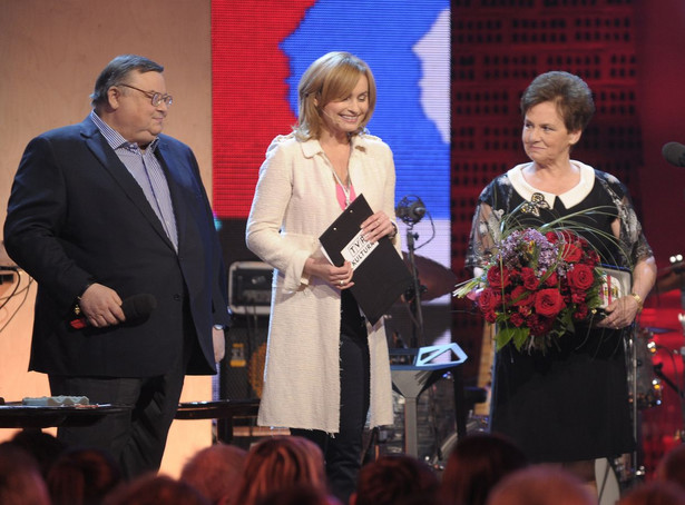 Danuta Wałęsa odebrała nagrodę specjalną, Supergwarancje Kultury 2012 za książkę "Marzenia i tajemnice"