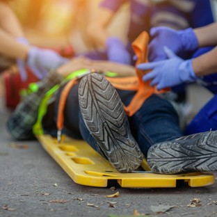Szabadnapos mentős mentette meg egy motoros életét