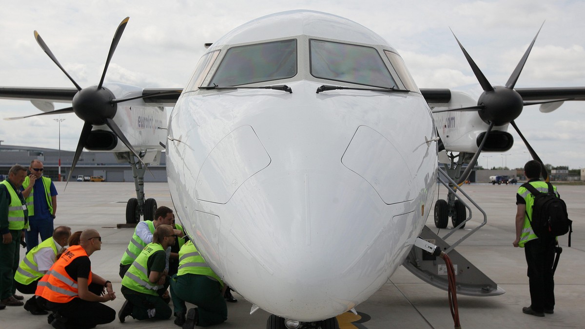 WARSZAWA SAMOLOT BOMBARDIER Q400