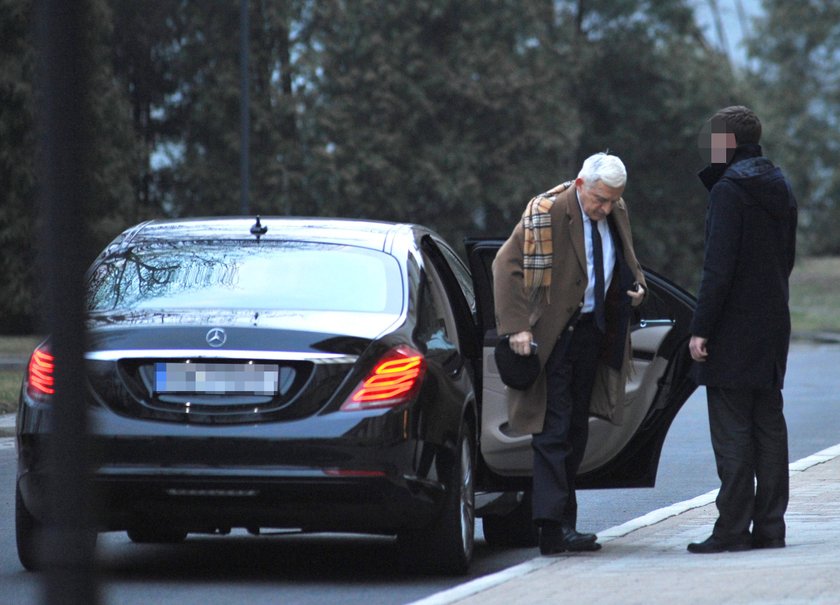 Jerzy Buzek wynajął limuzynę 