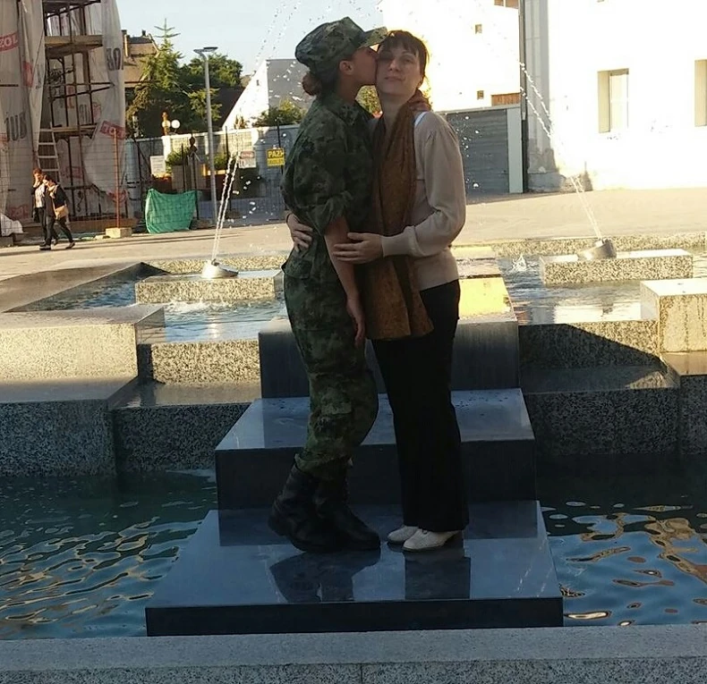 Andrea u vojsci sa majkom