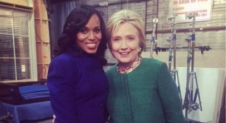 Hillary Washington visits Kerry Washington on set 