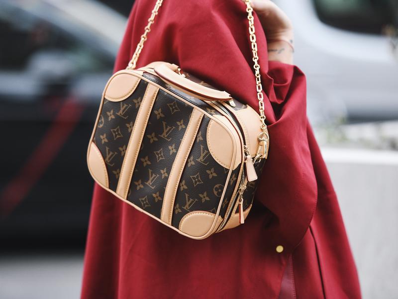 Gucci i Louis Vuitton - torebki luksusowych marek w wyjątkowych cenach. To  inwestycja na lata