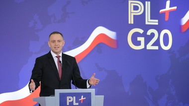 nawrocki mówi o "cudzie gospodarczym". "polska odniosła sukces mimo pr