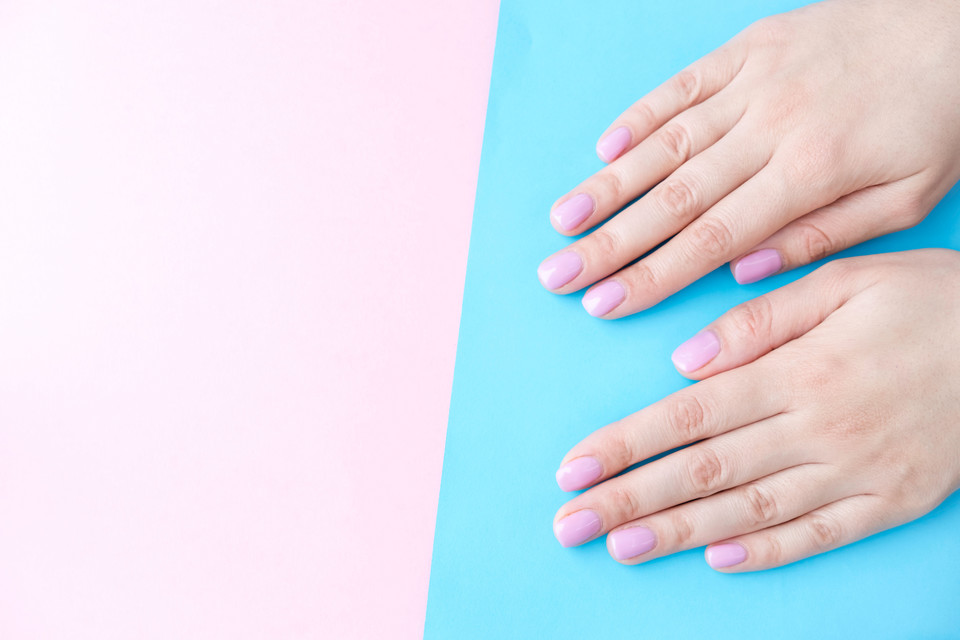 Żegnamy hybrydę, nadchodzi manicure tytanowy