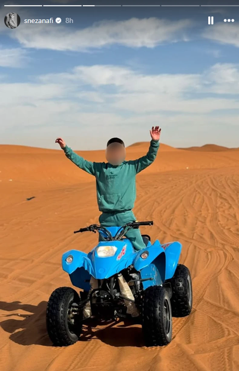 Snežana Borjan sa sinom i mužem u pustinji