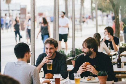 AmRest podbija Hiszpanię. Kupuje sieć burgerowni Bacoa