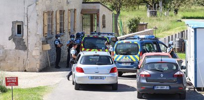 Zjawił się u swej byłej i strzelał do jej nowego chłopaka i policjantów. Zarządzono wielką obławę. „Chce zostać zabity przez policję”