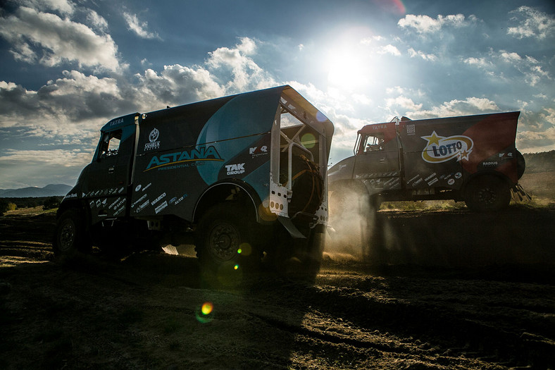 Dakar 2015: Szustkowski i Kazberuk w fabryce