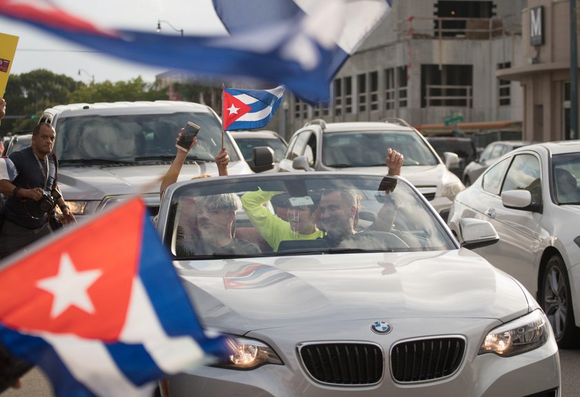 Kubańczycy świętują po śmierci Fidela Castro