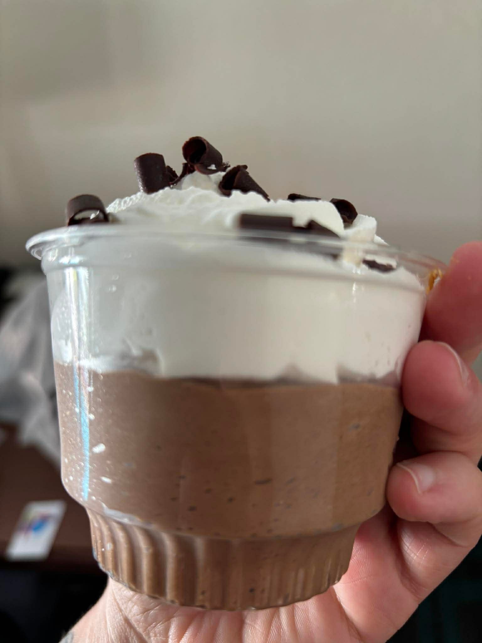 Monika navštívila cukráreň v USA. 