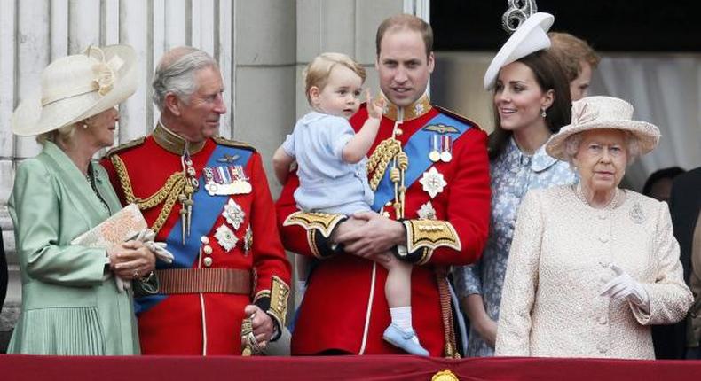 Queen Elizabeth might have to leave crumbling Buckingham Palace