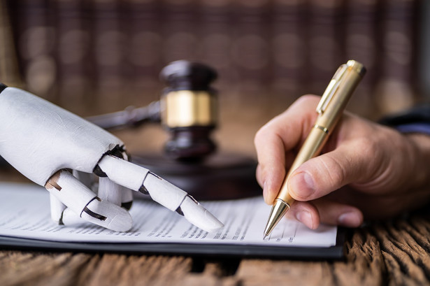Sędziowie mogą używać AI do pisania wyroków. Padło jednak poważne ostrzeżenie