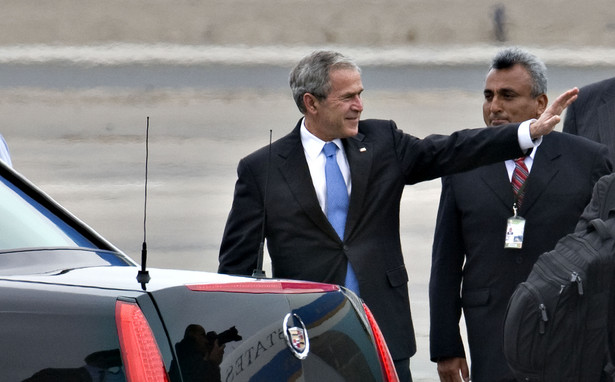 Prezydent Bush, ktory sam jeździ tylko samochodami rodzimej produkcji obiecał szybka pomoc branży. Fot. Bloomberg